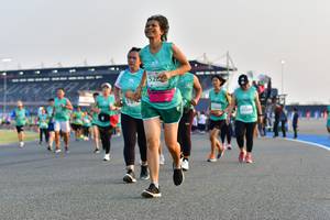 BIB: 528
                            <button type="button" onclick="openModal(10549869)" class="btn btn-primary btn-sm float-right btn-popup" data-toggle="modal" data-target=".modal-high-quality">
                        <i class="fas fa-shopping-cart"></i> Add to Cart
                    </button>
                                            <button type="button" onclick="isThisMe(10549869, true)" class="btn btn-success btn-sm float-right btn-popup btn-isme hidden" data-toggle="tooltip" data-placement="bottom" title="นี่คือรูปของคุณใช่ไหม คลิกที่นี่เพื่อเอาเข้าอัลบั้ม">
                        <i class="fas fa-plus"></i> Add to album
                    </button>
                    <button type="button" onclick="isThisMe(10549869, false)" class="btn btn-warning btn-sm float-right btn-popup btn-isnotme hidden">
                        <i class="fas fa-ban"></i> Remove from album
                    </button>