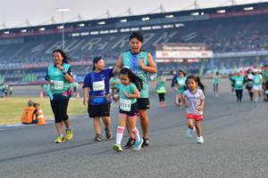 BIB: 3206, 312, 514
                            <button type="button" onclick="openModal(10564542)" class="btn btn-primary btn-sm float-right btn-popup" data-toggle="modal" data-target=".modal-high-quality">
                        <i class="fas fa-shopping-cart"></i> Add to Cart
                    </button>
                                            <button type="button" onclick="isThisMe(10564542, true)" class="btn btn-success btn-sm float-right btn-popup btn-isme hidden" data-toggle="tooltip" data-placement="bottom" title="นี่คือรูปของคุณใช่ไหม คลิกที่นี่เพื่อเอาเข้าอัลบั้ม">
                        <i class="fas fa-plus"></i> Add to album
                    </button>
                    <button type="button" onclick="isThisMe(10564542, false)" class="btn btn-warning btn-sm float-right btn-popup btn-isnotme hidden">
                        <i class="fas fa-ban"></i> Remove from album
                    </button>