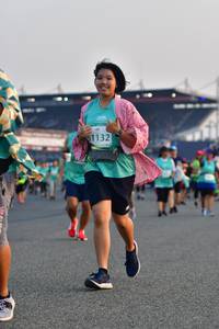 BIB: 1132
                            <button type="button" onclick="openModal(10562138)" class="btn btn-primary btn-sm float-right btn-popup" data-toggle="modal" data-target=".modal-high-quality">
                        <i class="fas fa-shopping-cart"></i> Add to Cart
                    </button>
                                            <button type="button" onclick="isThisMe(10562138, true)" class="btn btn-success btn-sm float-right btn-popup btn-isme hidden" data-toggle="tooltip" data-placement="bottom" title="นี่คือรูปของคุณใช่ไหม คลิกที่นี่เพื่อเอาเข้าอัลบั้ม">
                        <i class="fas fa-plus"></i> Add to album
                    </button>
                    <button type="button" onclick="isThisMe(10562138, false)" class="btn btn-warning btn-sm float-right btn-popup btn-isnotme hidden">
                        <i class="fas fa-ban"></i> Remove from album
                    </button>