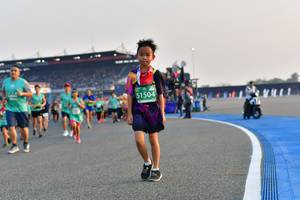 BIB: 51504
                            <button type="button" onclick="openModal(10557394)" class="btn btn-primary btn-sm float-right btn-popup" data-toggle="modal" data-target=".modal-high-quality">
                        <i class="fas fa-shopping-cart"></i> Add to Cart
                    </button>
                                            <button type="button" onclick="isThisMe(10557394, true)" class="btn btn-success btn-sm float-right btn-popup btn-isme hidden" data-toggle="tooltip" data-placement="bottom" title="นี่คือรูปของคุณใช่ไหม คลิกที่นี่เพื่อเอาเข้าอัลบั้ม">
                        <i class="fas fa-plus"></i> Add to album
                    </button>
                    <button type="button" onclick="isThisMe(10557394, false)" class="btn btn-warning btn-sm float-right btn-popup btn-isnotme hidden">
                        <i class="fas fa-ban"></i> Remove from album
                    </button>