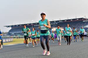 BIB: 50824
                            <button type="button" onclick="openModal(10552335)" class="btn btn-primary btn-sm float-right btn-popup" data-toggle="modal" data-target=".modal-high-quality">
                        <i class="fas fa-shopping-cart"></i> Add to Cart
                    </button>
                                            <button type="button" onclick="isThisMe(10552335, true)" class="btn btn-success btn-sm float-right btn-popup btn-isme hidden" data-toggle="tooltip" data-placement="bottom" title="นี่คือรูปของคุณใช่ไหม คลิกที่นี่เพื่อเอาเข้าอัลบั้ม">
                        <i class="fas fa-plus"></i> Add to album
                    </button>
                    <button type="button" onclick="isThisMe(10552335, false)" class="btn btn-warning btn-sm float-right btn-popup btn-isnotme hidden">
                        <i class="fas fa-ban"></i> Remove from album
                    </button>