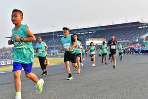 BIB: 50055, 52894
                            <button type="button" onclick="openModal(10537860)" class="btn btn-primary btn-sm float-right btn-popup" data-toggle="modal" data-target=".modal-high-quality">
                        <i class="fas fa-shopping-cart"></i> Add to Cart
                    </button>
                                            <button type="button" onclick="isThisMe(10537860, true)" class="btn btn-success btn-sm float-right btn-popup btn-isme hidden" data-toggle="tooltip" data-placement="bottom" title="นี่คือรูปของคุณใช่ไหม คลิกที่นี่เพื่อเอาเข้าอัลบั้ม">
                        <i class="fas fa-plus"></i> Add to album
                    </button>
                    <button type="button" onclick="isThisMe(10537860, false)" class="btn btn-warning btn-sm float-right btn-popup btn-isnotme hidden">
                        <i class="fas fa-ban"></i> Remove from album
                    </button>