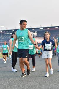 BIB: 50205, 52763, 1180
                            <button type="button" onclick="openModal(10563018)" class="btn btn-primary btn-sm float-right btn-popup" data-toggle="modal" data-target=".modal-high-quality">
                        <i class="fas fa-shopping-cart"></i> Add to Cart
                    </button>
                                            <button type="button" onclick="isThisMe(10563018, true)" class="btn btn-success btn-sm float-right btn-popup btn-isme hidden" data-toggle="tooltip" data-placement="bottom" title="นี่คือรูปของคุณใช่ไหม คลิกที่นี่เพื่อเอาเข้าอัลบั้ม">
                        <i class="fas fa-plus"></i> Add to album
                    </button>
                    <button type="button" onclick="isThisMe(10563018, false)" class="btn btn-warning btn-sm float-right btn-popup btn-isnotme hidden">
                        <i class="fas fa-ban"></i> Remove from album
                    </button>