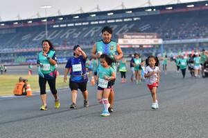 BIB: 3206, 0514, 
                            <button type="button" onclick="openModal(10564539)" class="btn btn-primary btn-sm float-right btn-popup" data-toggle="modal" data-target=".modal-high-quality">
                        <i class="fas fa-shopping-cart"></i> Add to Cart
                    </button>
                                            <button type="button" onclick="isThisMe(10564539, true)" class="btn btn-success btn-sm float-right btn-popup btn-isme hidden" data-toggle="tooltip" data-placement="bottom" title="นี่คือรูปของคุณใช่ไหม คลิกที่นี่เพื่อเอาเข้าอัลบั้ม">
                        <i class="fas fa-plus"></i> Add to album
                    </button>
                    <button type="button" onclick="isThisMe(10564539, false)" class="btn btn-warning btn-sm float-right btn-popup btn-isnotme hidden">
                        <i class="fas fa-ban"></i> Remove from album
                    </button>