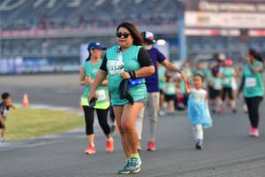 BIB: 5332
                            <button type="button" onclick="openModal(10564557)" class="btn btn-primary btn-sm float-right btn-popup" data-toggle="modal" data-target=".modal-high-quality">
                        <i class="fas fa-shopping-cart"></i> Add to Cart
                    </button>
                                            <button type="button" onclick="isThisMe(10564557, true)" class="btn btn-success btn-sm float-right btn-popup btn-isme hidden" data-toggle="tooltip" data-placement="bottom" title="นี่คือรูปของคุณใช่ไหม คลิกที่นี่เพื่อเอาเข้าอัลบั้ม">
                        <i class="fas fa-plus"></i> Add to album
                    </button>
                    <button type="button" onclick="isThisMe(10564557, false)" class="btn btn-warning btn-sm float-right btn-popup btn-isnotme hidden">
                        <i class="fas fa-ban"></i> Remove from album
                    </button>