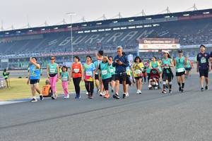 BIB: 1201
                            <button type="button" onclick="openModal(10563810)" class="btn btn-primary btn-sm float-right btn-popup" data-toggle="modal" data-target=".modal-high-quality">
                        <i class="fas fa-shopping-cart"></i> Add to Cart
                    </button>
                                            <button type="button" onclick="isThisMe(10563810, true)" class="btn btn-success btn-sm float-right btn-popup btn-isme hidden" data-toggle="tooltip" data-placement="bottom" title="นี่คือรูปของคุณใช่ไหม คลิกที่นี่เพื่อเอาเข้าอัลบั้ม">
                        <i class="fas fa-plus"></i> Add to album
                    </button>
                    <button type="button" onclick="isThisMe(10563810, false)" class="btn btn-warning btn-sm float-right btn-popup btn-isnotme hidden">
                        <i class="fas fa-ban"></i> Remove from album
                    </button>