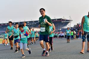 BIB: 53074, 0063, 222
                            <button type="button" onclick="openModal(10556029)" class="btn btn-primary btn-sm float-right btn-popup" data-toggle="modal" data-target=".modal-high-quality">
                        <i class="fas fa-shopping-cart"></i> Add to Cart
                    </button>
                                            <button type="button" onclick="isThisMe(10556029, true)" class="btn btn-success btn-sm float-right btn-popup btn-isme hidden" data-toggle="tooltip" data-placement="bottom" title="นี่คือรูปของคุณใช่ไหม คลิกที่นี่เพื่อเอาเข้าอัลบั้ม">
                        <i class="fas fa-plus"></i> Add to album
                    </button>
                    <button type="button" onclick="isThisMe(10556029, false)" class="btn btn-warning btn-sm float-right btn-popup btn-isnotme hidden">
                        <i class="fas fa-ban"></i> Remove from album
                    </button>