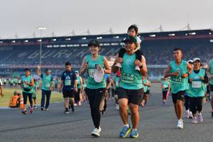 BIB: 1813, 51908, 53237
                            <button type="button" onclick="openModal(10561610)" class="btn btn-primary btn-sm float-right btn-popup" data-toggle="modal" data-target=".modal-high-quality">
                        <i class="fas fa-shopping-cart"></i> Add to Cart
                    </button>
                                            <button type="button" onclick="isThisMe(10561610, true)" class="btn btn-success btn-sm float-right btn-popup btn-isme hidden" data-toggle="tooltip" data-placement="bottom" title="นี่คือรูปของคุณใช่ไหม คลิกที่นี่เพื่อเอาเข้าอัลบั้ม">
                        <i class="fas fa-plus"></i> Add to album
                    </button>
                    <button type="button" onclick="isThisMe(10561610, false)" class="btn btn-warning btn-sm float-right btn-popup btn-isnotme hidden">
                        <i class="fas fa-ban"></i> Remove from album
                    </button>