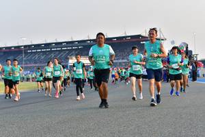 BIB: 1945, 50253, 0879
                            <button type="button" onclick="openModal(10550660)" class="btn btn-primary btn-sm float-right btn-popup" data-toggle="modal" data-target=".modal-high-quality">
                        <i class="fas fa-shopping-cart"></i> Add to Cart
                    </button>
                                            <button type="button" onclick="isThisMe(10550660, true)" class="btn btn-success btn-sm float-right btn-popup btn-isme hidden" data-toggle="tooltip" data-placement="bottom" title="นี่คือรูปของคุณใช่ไหม คลิกที่นี่เพื่อเอาเข้าอัลบั้ม">
                        <i class="fas fa-plus"></i> Add to album
                    </button>
                    <button type="button" onclick="isThisMe(10550660, false)" class="btn btn-warning btn-sm float-right btn-popup btn-isnotme hidden">
                        <i class="fas fa-ban"></i> Remove from album
                    </button>