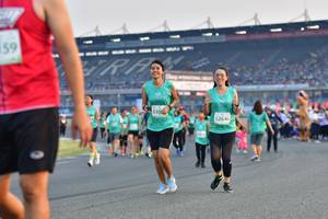 BIB: 52646
                            <button type="button" onclick="openModal(10564316)" class="btn btn-primary btn-sm float-right btn-popup" data-toggle="modal" data-target=".modal-high-quality">
                        <i class="fas fa-shopping-cart"></i> Add to Cart
                    </button>
                                            <button type="button" onclick="isThisMe(10564316, true)" class="btn btn-success btn-sm float-right btn-popup btn-isme hidden" data-toggle="tooltip" data-placement="bottom" title="นี่คือรูปของคุณใช่ไหม คลิกที่นี่เพื่อเอาเข้าอัลบั้ม">
                        <i class="fas fa-plus"></i> Add to album
                    </button>
                    <button type="button" onclick="isThisMe(10564316, false)" class="btn btn-warning btn-sm float-right btn-popup btn-isnotme hidden">
                        <i class="fas fa-ban"></i> Remove from album
                    </button>