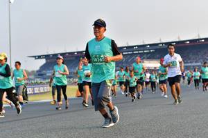 BIB: 50165
                            <button type="button" onclick="openModal(10549186)" class="btn btn-primary btn-sm float-right btn-popup" data-toggle="modal" data-target=".modal-high-quality">
                        <i class="fas fa-shopping-cart"></i> Add to Cart
                    </button>
                                            <button type="button" onclick="isThisMe(10549186, true)" class="btn btn-success btn-sm float-right btn-popup btn-isme hidden" data-toggle="tooltip" data-placement="bottom" title="นี่คือรูปของคุณใช่ไหม คลิกที่นี่เพื่อเอาเข้าอัลบั้ม">
                        <i class="fas fa-plus"></i> Add to album
                    </button>
                    <button type="button" onclick="isThisMe(10549186, false)" class="btn btn-warning btn-sm float-right btn-popup btn-isnotme hidden">
                        <i class="fas fa-ban"></i> Remove from album
                    </button>