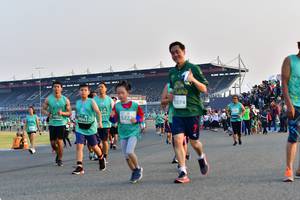 BIB: 074, 50073, 5222, 0063
                            <button type="button" onclick="openModal(10555975)" class="btn btn-primary btn-sm float-right btn-popup" data-toggle="modal" data-target=".modal-high-quality">
                        <i class="fas fa-shopping-cart"></i> Add to Cart
                    </button>
                                            <button type="button" onclick="isThisMe(10555975, true)" class="btn btn-success btn-sm float-right btn-popup btn-isme hidden" data-toggle="tooltip" data-placement="bottom" title="นี่คือรูปของคุณใช่ไหม คลิกที่นี่เพื่อเอาเข้าอัลบั้ม">
                        <i class="fas fa-plus"></i> Add to album
                    </button>
                    <button type="button" onclick="isThisMe(10555975, false)" class="btn btn-warning btn-sm float-right btn-popup btn-isnotme hidden">
                        <i class="fas fa-ban"></i> Remove from album
                    </button>