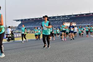 BIB: 53175
                            <button type="button" onclick="openModal(10553292)" class="btn btn-primary btn-sm float-right btn-popup" data-toggle="modal" data-target=".modal-high-quality">
                        <i class="fas fa-shopping-cart"></i> Add to Cart
                    </button>
                                            <button type="button" onclick="isThisMe(10553292, true)" class="btn btn-success btn-sm float-right btn-popup btn-isme hidden" data-toggle="tooltip" data-placement="bottom" title="นี่คือรูปของคุณใช่ไหม คลิกที่นี่เพื่อเอาเข้าอัลบั้ม">
                        <i class="fas fa-plus"></i> Add to album
                    </button>
                    <button type="button" onclick="isThisMe(10553292, false)" class="btn btn-warning btn-sm float-right btn-popup btn-isnotme hidden">
                        <i class="fas fa-ban"></i> Remove from album
                    </button>