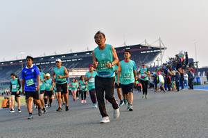 BIB: 065, 50211
                            <button type="button" onclick="openModal(10552653)" class="btn btn-primary btn-sm float-right btn-popup" data-toggle="modal" data-target=".modal-high-quality">
                        <i class="fas fa-shopping-cart"></i> Add to Cart
                    </button>
                                            <button type="button" onclick="isThisMe(10552653, true)" class="btn btn-success btn-sm float-right btn-popup btn-isme hidden" data-toggle="tooltip" data-placement="bottom" title="นี่คือรูปของคุณใช่ไหม คลิกที่นี่เพื่อเอาเข้าอัลบั้ม">
                        <i class="fas fa-plus"></i> Add to album
                    </button>
                    <button type="button" onclick="isThisMe(10552653, false)" class="btn btn-warning btn-sm float-right btn-popup btn-isnotme hidden">
                        <i class="fas fa-ban"></i> Remove from album
                    </button>