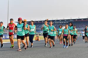 BIB: 1717, 52757, 52977, 51888, 50716, 1523, 51522, 52887
                            <button type="button" onclick="openModal(10545247)" class="btn btn-primary btn-sm float-right btn-popup" data-toggle="modal" data-target=".modal-high-quality">
                        <i class="fas fa-shopping-cart"></i> Add to Cart
                    </button>
                                            <button type="button" onclick="isThisMe(10545247, true)" class="btn btn-success btn-sm float-right btn-popup btn-isme hidden" data-toggle="tooltip" data-placement="bottom" title="นี่คือรูปของคุณใช่ไหม คลิกที่นี่เพื่อเอาเข้าอัลบั้ม">
                        <i class="fas fa-plus"></i> Add to album
                    </button>
                    <button type="button" onclick="isThisMe(10545247, false)" class="btn btn-warning btn-sm float-right btn-popup btn-isnotme hidden">
                        <i class="fas fa-ban"></i> Remove from album
                    </button>