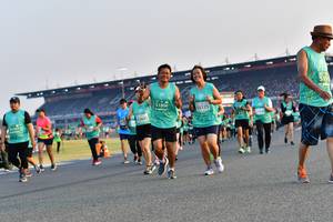 BIB: 5199, 51806, 53125, 205
                            <button type="button" onclick="openModal(10553732)" class="btn btn-primary btn-sm float-right btn-popup" data-toggle="modal" data-target=".modal-high-quality">
                        <i class="fas fa-shopping-cart"></i> Add to Cart
                    </button>
                                            <button type="button" onclick="isThisMe(10553732, true)" class="btn btn-success btn-sm float-right btn-popup btn-isme hidden" data-toggle="tooltip" data-placement="bottom" title="นี่คือรูปของคุณใช่ไหม คลิกที่นี่เพื่อเอาเข้าอัลบั้ม">
                        <i class="fas fa-plus"></i> Add to album
                    </button>
                    <button type="button" onclick="isThisMe(10553732, false)" class="btn btn-warning btn-sm float-right btn-popup btn-isnotme hidden">
                        <i class="fas fa-ban"></i> Remove from album
                    </button>