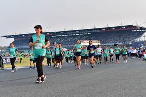 BIB: 53175
                            <button type="button" onclick="openModal(10553319)" class="btn btn-primary btn-sm float-right btn-popup" data-toggle="modal" data-target=".modal-high-quality">
                        <i class="fas fa-shopping-cart"></i> Add to Cart
                    </button>
                                            <button type="button" onclick="isThisMe(10553319, true)" class="btn btn-success btn-sm float-right btn-popup btn-isme hidden" data-toggle="tooltip" data-placement="bottom" title="นี่คือรูปของคุณใช่ไหม คลิกที่นี่เพื่อเอาเข้าอัลบั้ม">
                        <i class="fas fa-plus"></i> Add to album
                    </button>
                    <button type="button" onclick="isThisMe(10553319, false)" class="btn btn-warning btn-sm float-right btn-popup btn-isnotme hidden">
                        <i class="fas fa-ban"></i> Remove from album
                    </button>