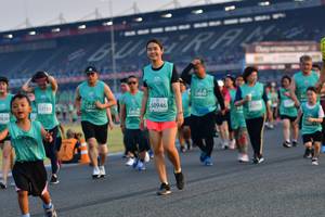 BIB: 32010, 50946, 202, 52731, 2016, 2820, 
                            <button type="button" onclick="openModal(10562762)" class="btn btn-primary btn-sm float-right btn-popup" data-toggle="modal" data-target=".modal-high-quality">
                        <i class="fas fa-shopping-cart"></i> Add to Cart
                    </button>
                                            <button type="button" onclick="isThisMe(10562762, true)" class="btn btn-success btn-sm float-right btn-popup btn-isme hidden" data-toggle="tooltip" data-placement="bottom" title="นี่คือรูปของคุณใช่ไหม คลิกที่นี่เพื่อเอาเข้าอัลบั้ม">
                        <i class="fas fa-plus"></i> Add to album
                    </button>
                    <button type="button" onclick="isThisMe(10562762, false)" class="btn btn-warning btn-sm float-right btn-popup btn-isnotme hidden">
                        <i class="fas fa-ban"></i> Remove from album
                    </button>