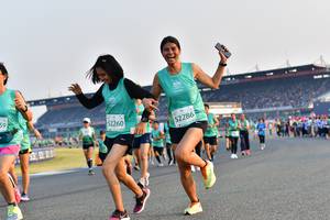 BIB: 2260, 52286
                            <button type="button" onclick="openModal(10544699)" class="btn btn-primary btn-sm float-right btn-popup" data-toggle="modal" data-target=".modal-high-quality">
                        <i class="fas fa-shopping-cart"></i> Add to Cart
                    </button>
                                            <button type="button" onclick="isThisMe(10544699, true)" class="btn btn-success btn-sm float-right btn-popup btn-isme hidden" data-toggle="tooltip" data-placement="bottom" title="นี่คือรูปของคุณใช่ไหม คลิกที่นี่เพื่อเอาเข้าอัลบั้ม">
                        <i class="fas fa-plus"></i> Add to album
                    </button>
                    <button type="button" onclick="isThisMe(10544699, false)" class="btn btn-warning btn-sm float-right btn-popup btn-isnotme hidden">
                        <i class="fas fa-ban"></i> Remove from album
                    </button>