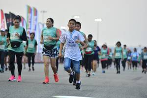 BIB: 15302, 5283
                            <button type="button" onclick="openModal(10524652)" class="btn btn-primary btn-sm float-right btn-popup" data-toggle="modal" data-target=".modal-high-quality">
                        <i class="fas fa-shopping-cart"></i> Add to Cart
                    </button>
                                            <button type="button" onclick="isThisMe(10524652, true)" class="btn btn-success btn-sm float-right btn-popup btn-isme hidden" data-toggle="tooltip" data-placement="bottom" title="นี่คือรูปของคุณใช่ไหม คลิกที่นี่เพื่อเอาเข้าอัลบั้ม">
                        <i class="fas fa-plus"></i> Add to album
                    </button>
                    <button type="button" onclick="isThisMe(10524652, false)" class="btn btn-warning btn-sm float-right btn-popup btn-isnotme hidden">
                        <i class="fas fa-ban"></i> Remove from album
                    </button>