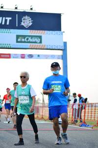 BIB: 487, 50794
                            <button type="button" onclick="openModal(10483688)" class="btn btn-primary btn-sm float-right btn-popup" data-toggle="modal" data-target=".modal-high-quality">
                        <i class="fas fa-shopping-cart"></i> Add to Cart
                    </button>
                                            <button type="button" onclick="isThisMe(10483688, true)" class="btn btn-success btn-sm float-right btn-popup btn-isme hidden" data-toggle="tooltip" data-placement="bottom" title="นี่คือรูปของคุณใช่ไหม คลิกที่นี่เพื่อเอาเข้าอัลบั้ม">
                        <i class="fas fa-plus"></i> Add to album
                    </button>
                    <button type="button" onclick="isThisMe(10483688, false)" class="btn btn-warning btn-sm float-right btn-popup btn-isnotme hidden">
                        <i class="fas fa-ban"></i> Remove from album
                    </button>