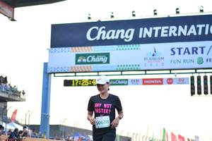 BIB: 2020, 1725, 0618
                            <button type="button" onclick="openModal(10482432)" class="btn btn-primary btn-sm float-right btn-popup" data-toggle="modal" data-target=".modal-high-quality">
                        <i class="fas fa-shopping-cart"></i> Add to Cart
                    </button>
                                            <button type="button" onclick="isThisMe(10482432, true)" class="btn btn-success btn-sm float-right btn-popup btn-isme hidden" data-toggle="tooltip" data-placement="bottom" title="นี่คือรูปของคุณใช่ไหม คลิกที่นี่เพื่อเอาเข้าอัลบั้ม">
                        <i class="fas fa-plus"></i> Add to album
                    </button>
                    <button type="button" onclick="isThisMe(10482432, false)" class="btn btn-warning btn-sm float-right btn-popup btn-isnotme hidden">
                        <i class="fas fa-ban"></i> Remove from album
                    </button>