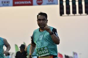 BIB: 50450
                            <button type="button" onclick="openModal(10519742)" class="btn btn-primary btn-sm float-right btn-popup" data-toggle="modal" data-target=".modal-high-quality">
                        <i class="fas fa-shopping-cart"></i> Add to Cart
                    </button>
                                            <button type="button" onclick="isThisMe(10519742, true)" class="btn btn-success btn-sm float-right btn-popup btn-isme hidden" data-toggle="tooltip" data-placement="bottom" title="นี่คือรูปของคุณใช่ไหม คลิกที่นี่เพื่อเอาเข้าอัลบั้ม">
                        <i class="fas fa-plus"></i> Add to album
                    </button>
                    <button type="button" onclick="isThisMe(10519742, false)" class="btn btn-warning btn-sm float-right btn-popup btn-isnotme hidden">
                        <i class="fas fa-ban"></i> Remove from album
                    </button>