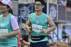 BIB: 53084, 262
                            <button type="button" onclick="openModal(10516877)" class="btn btn-primary btn-sm float-right btn-popup" data-toggle="modal" data-target=".modal-high-quality">
                        <i class="fas fa-shopping-cart"></i> Add to Cart
                    </button>
                                            <button type="button" onclick="isThisMe(10516877, true)" class="btn btn-success btn-sm float-right btn-popup btn-isme hidden" data-toggle="tooltip" data-placement="bottom" title="นี่คือรูปของคุณใช่ไหม คลิกที่นี่เพื่อเอาเข้าอัลบั้ม">
                        <i class="fas fa-plus"></i> Add to album
                    </button>
                    <button type="button" onclick="isThisMe(10516877, false)" class="btn btn-warning btn-sm float-right btn-popup btn-isnotme hidden">
                        <i class="fas fa-ban"></i> Remove from album
                    </button>