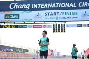 BIB: 2020, 172543
                            <button type="button" onclick="openModal(10482486)" class="btn btn-primary btn-sm float-right btn-popup" data-toggle="modal" data-target=".modal-high-quality">
                        <i class="fas fa-shopping-cart"></i> Add to Cart
                    </button>
                                            <button type="button" onclick="isThisMe(10482486, true)" class="btn btn-success btn-sm float-right btn-popup btn-isme hidden" data-toggle="tooltip" data-placement="bottom" title="นี่คือรูปของคุณใช่ไหม คลิกที่นี่เพื่อเอาเข้าอัลบั้ม">
                        <i class="fas fa-plus"></i> Add to album
                    </button>
                    <button type="button" onclick="isThisMe(10482486, false)" class="btn btn-warning btn-sm float-right btn-popup btn-isnotme hidden">
                        <i class="fas fa-ban"></i> Remove from album
                    </button>