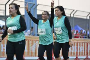 BIB: 53106, 53111
                            <button type="button" onclick="openModal(10525074)" class="btn btn-primary btn-sm float-right btn-popup" data-toggle="modal" data-target=".modal-high-quality">
                        <i class="fas fa-shopping-cart"></i> Add to Cart
                    </button>
                                            <button type="button" onclick="isThisMe(10525074, true)" class="btn btn-success btn-sm float-right btn-popup btn-isme hidden" data-toggle="tooltip" data-placement="bottom" title="นี่คือรูปของคุณใช่ไหม คลิกที่นี่เพื่อเอาเข้าอัลบั้ม">
                        <i class="fas fa-plus"></i> Add to album
                    </button>
                    <button type="button" onclick="isThisMe(10525074, false)" class="btn btn-warning btn-sm float-right btn-popup btn-isnotme hidden">
                        <i class="fas fa-ban"></i> Remove from album
                    </button>