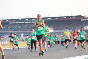 BIB: 53077
                            <button type="button" onclick="openModal(10570901)" class="btn btn-primary btn-sm float-right btn-popup" data-toggle="modal" data-target=".modal-high-quality">
                        <i class="fas fa-shopping-cart"></i> Add to Cart
                    </button>
                                            <button type="button" onclick="isThisMe(10570901, true)" class="btn btn-success btn-sm float-right btn-popup btn-isme hidden" data-toggle="tooltip" data-placement="bottom" title="นี่คือรูปของคุณใช่ไหม คลิกที่นี่เพื่อเอาเข้าอัลบั้ม">
                        <i class="fas fa-plus"></i> Add to album
                    </button>
                    <button type="button" onclick="isThisMe(10570901, false)" class="btn btn-warning btn-sm float-right btn-popup btn-isnotme hidden">
                        <i class="fas fa-ban"></i> Remove from album
                    </button>