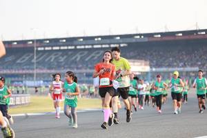 BIB: 288, 2403, 1505
                            <button type="button" onclick="openModal(10570911)" class="btn btn-primary btn-sm float-right btn-popup" data-toggle="modal" data-target=".modal-high-quality">
                        <i class="fas fa-shopping-cart"></i> Add to Cart
                    </button>
                                            <button type="button" onclick="isThisMe(10570911, true)" class="btn btn-success btn-sm float-right btn-popup btn-isme hidden" data-toggle="tooltip" data-placement="bottom" title="นี่คือรูปของคุณใช่ไหม คลิกที่นี่เพื่อเอาเข้าอัลบั้ม">
                        <i class="fas fa-plus"></i> Add to album
                    </button>
                    <button type="button" onclick="isThisMe(10570911, false)" class="btn btn-warning btn-sm float-right btn-popup btn-isnotme hidden">
                        <i class="fas fa-ban"></i> Remove from album
                    </button>