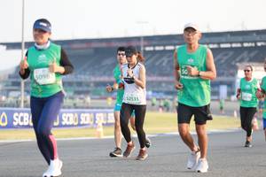 BIB: 5098, 52535
                            <button type="button" onclick="openModal(10570710)" class="btn btn-primary btn-sm float-right btn-popup" data-toggle="modal" data-target=".modal-high-quality">
                        <i class="fas fa-shopping-cart"></i> Add to Cart
                    </button>
                                            <button type="button" onclick="isThisMe(10570710, true)" class="btn btn-success btn-sm float-right btn-popup btn-isme hidden" data-toggle="tooltip" data-placement="bottom" title="นี่คือรูปของคุณใช่ไหม คลิกที่นี่เพื่อเอาเข้าอัลบั้ม">
                        <i class="fas fa-plus"></i> Add to album
                    </button>
                    <button type="button" onclick="isThisMe(10570710, false)" class="btn btn-warning btn-sm float-right btn-popup btn-isnotme hidden">
                        <i class="fas fa-ban"></i> Remove from album
                    </button>