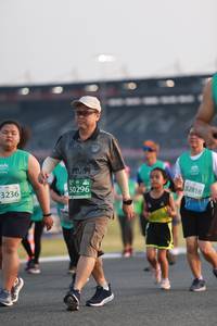 BIB: 52818, 50296, 3236
                            <button type="button" onclick="openModal(10569862)" class="btn btn-primary btn-sm float-right btn-popup" data-toggle="modal" data-target=".modal-high-quality">
                        <i class="fas fa-shopping-cart"></i> Add to Cart
                    </button>
                                            <button type="button" onclick="isThisMe(10569862, true)" class="btn btn-success btn-sm float-right btn-popup btn-isme hidden" data-toggle="tooltip" data-placement="bottom" title="นี่คือรูปของคุณใช่ไหม คลิกที่นี่เพื่อเอาเข้าอัลบั้ม">
                        <i class="fas fa-plus"></i> Add to album
                    </button>
                    <button type="button" onclick="isThisMe(10569862, false)" class="btn btn-warning btn-sm float-right btn-popup btn-isnotme hidden">
                        <i class="fas fa-ban"></i> Remove from album
                    </button>