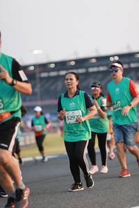 BIB: 0977, 5292
                            <button type="button" onclick="openModal(10569919)" class="btn btn-primary btn-sm float-right btn-popup" data-toggle="modal" data-target=".modal-high-quality">
                        <i class="fas fa-shopping-cart"></i> Add to Cart
                    </button>
                                            <button type="button" onclick="isThisMe(10569919, true)" class="btn btn-success btn-sm float-right btn-popup btn-isme hidden" data-toggle="tooltip" data-placement="bottom" title="นี่คือรูปของคุณใช่ไหม คลิกที่นี่เพื่อเอาเข้าอัลบั้ม">
                        <i class="fas fa-plus"></i> Add to album
                    </button>
                    <button type="button" onclick="isThisMe(10569919, false)" class="btn btn-warning btn-sm float-right btn-popup btn-isnotme hidden">
                        <i class="fas fa-ban"></i> Remove from album
                    </button>