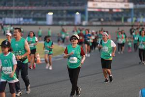 BIB: 1939, 173, 50847, 0542
                            <button type="button" onclick="openModal(10570245)" class="btn btn-primary btn-sm float-right btn-popup" data-toggle="modal" data-target=".modal-high-quality">
                        <i class="fas fa-shopping-cart"></i> Add to Cart
                    </button>
                                            <button type="button" onclick="isThisMe(10570245, true)" class="btn btn-success btn-sm float-right btn-popup btn-isme hidden" data-toggle="tooltip" data-placement="bottom" title="นี่คือรูปของคุณใช่ไหม คลิกที่นี่เพื่อเอาเข้าอัลบั้ม">
                        <i class="fas fa-plus"></i> Add to album
                    </button>
                    <button type="button" onclick="isThisMe(10570245, false)" class="btn btn-warning btn-sm float-right btn-popup btn-isnotme hidden">
                        <i class="fas fa-ban"></i> Remove from album
                    </button>