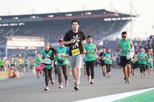 BIB: 53454, 1853, 5010, 0554
                            <button type="button" onclick="openModal(10570871)" class="btn btn-primary btn-sm float-right btn-popup" data-toggle="modal" data-target=".modal-high-quality">
                        <i class="fas fa-shopping-cart"></i> Add to Cart
                    </button>
                                            <button type="button" onclick="isThisMe(10570871, true)" class="btn btn-success btn-sm float-right btn-popup btn-isme hidden" data-toggle="tooltip" data-placement="bottom" title="นี่คือรูปของคุณใช่ไหม คลิกที่นี่เพื่อเอาเข้าอัลบั้ม">
                        <i class="fas fa-plus"></i> Add to album
                    </button>
                    <button type="button" onclick="isThisMe(10570871, false)" class="btn btn-warning btn-sm float-right btn-popup btn-isnotme hidden">
                        <i class="fas fa-ban"></i> Remove from album
                    </button>