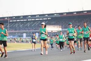 BIB: 0956, 51586, 530, 1047
                            <button type="button" onclick="openModal(10570895)" class="btn btn-primary btn-sm float-right btn-popup" data-toggle="modal" data-target=".modal-high-quality">
                        <i class="fas fa-shopping-cart"></i> Add to Cart
                    </button>
                                            <button type="button" onclick="isThisMe(10570895, true)" class="btn btn-success btn-sm float-right btn-popup btn-isme hidden" data-toggle="tooltip" data-placement="bottom" title="นี่คือรูปของคุณใช่ไหม คลิกที่นี่เพื่อเอาเข้าอัลบั้ม">
                        <i class="fas fa-plus"></i> Add to album
                    </button>
                    <button type="button" onclick="isThisMe(10570895, false)" class="btn btn-warning btn-sm float-right btn-popup btn-isnotme hidden">
                        <i class="fas fa-ban"></i> Remove from album
                    </button>