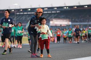 BIB: 51757, 51739
                            <button type="button" onclick="openModal(10570216)" class="btn btn-primary btn-sm float-right btn-popup" data-toggle="modal" data-target=".modal-high-quality">
                        <i class="fas fa-shopping-cart"></i> Add to Cart
                    </button>
                                            <button type="button" onclick="isThisMe(10570216, true)" class="btn btn-success btn-sm float-right btn-popup btn-isme hidden" data-toggle="tooltip" data-placement="bottom" title="นี่คือรูปของคุณใช่ไหม คลิกที่นี่เพื่อเอาเข้าอัลบั้ม">
                        <i class="fas fa-plus"></i> Add to album
                    </button>
                    <button type="button" onclick="isThisMe(10570216, false)" class="btn btn-warning btn-sm float-right btn-popup btn-isnotme hidden">
                        <i class="fas fa-ban"></i> Remove from album
                    </button>