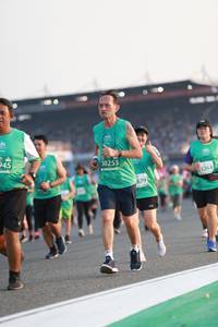 BIB: 945, 50253, 1264, 879
                            <button type="button" onclick="openModal(10571180)" class="btn btn-primary btn-sm float-right btn-popup" data-toggle="modal" data-target=".modal-high-quality">
                        <i class="fas fa-shopping-cart"></i> Add to Cart
                    </button>
                                            <button type="button" onclick="isThisMe(10571180, true)" class="btn btn-success btn-sm float-right btn-popup btn-isme hidden" data-toggle="tooltip" data-placement="bottom" title="นี่คือรูปของคุณใช่ไหม คลิกที่นี่เพื่อเอาเข้าอัลบั้ม">
                        <i class="fas fa-plus"></i> Add to album
                    </button>
                    <button type="button" onclick="isThisMe(10571180, false)" class="btn btn-warning btn-sm float-right btn-popup btn-isnotme hidden">
                        <i class="fas fa-ban"></i> Remove from album
                    </button>