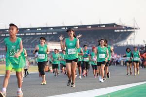 BIB: 5157, 52618, 50578, 50201
                            <button type="button" onclick="openModal(10570981)" class="btn btn-primary btn-sm float-right btn-popup" data-toggle="modal" data-target=".modal-high-quality">
                        <i class="fas fa-shopping-cart"></i> Add to Cart
                    </button>
                                            <button type="button" onclick="isThisMe(10570981, true)" class="btn btn-success btn-sm float-right btn-popup btn-isme hidden" data-toggle="tooltip" data-placement="bottom" title="นี่คือรูปของคุณใช่ไหม คลิกที่นี่เพื่อเอาเข้าอัลบั้ม">
                        <i class="fas fa-plus"></i> Add to album
                    </button>
                    <button type="button" onclick="isThisMe(10570981, false)" class="btn btn-warning btn-sm float-right btn-popup btn-isnotme hidden">
                        <i class="fas fa-ban"></i> Remove from album
                    </button>