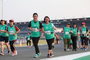 BIB: 2919, 3036, 2751, 52470, 51148
                            <button type="button" onclick="openModal(10570112)" class="btn btn-primary btn-sm float-right btn-popup" data-toggle="modal" data-target=".modal-high-quality">
                        <i class="fas fa-shopping-cart"></i> Add to Cart
                    </button>
                                            <button type="button" onclick="isThisMe(10570112, true)" class="btn btn-success btn-sm float-right btn-popup btn-isme hidden" data-toggle="tooltip" data-placement="bottom" title="นี่คือรูปของคุณใช่ไหม คลิกที่นี่เพื่อเอาเข้าอัลบั้ม">
                        <i class="fas fa-plus"></i> Add to album
                    </button>
                    <button type="button" onclick="isThisMe(10570112, false)" class="btn btn-warning btn-sm float-right btn-popup btn-isnotme hidden">
                        <i class="fas fa-ban"></i> Remove from album
                    </button>