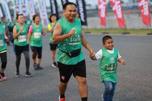 BIB: 5245, 51611, 50019
                            <button type="button" onclick="openModal(10572018)" class="btn btn-primary btn-sm float-right btn-popup" data-toggle="modal" data-target=".modal-high-quality">
                        <i class="fas fa-shopping-cart"></i> Add to Cart
                    </button>
                                            <button type="button" onclick="isThisMe(10572018, true)" class="btn btn-success btn-sm float-right btn-popup btn-isme hidden" data-toggle="tooltip" data-placement="bottom" title="นี่คือรูปของคุณใช่ไหม คลิกที่นี่เพื่อเอาเข้าอัลบั้ม">
                        <i class="fas fa-plus"></i> Add to album
                    </button>
                    <button type="button" onclick="isThisMe(10572018, false)" class="btn btn-warning btn-sm float-right btn-popup btn-isnotme hidden">
                        <i class="fas fa-ban"></i> Remove from album
                    </button>