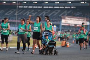 BIB: 50709, 51136, 50915
                            <button type="button" onclick="openModal(10570203)" class="btn btn-primary btn-sm float-right btn-popup" data-toggle="modal" data-target=".modal-high-quality">
                        <i class="fas fa-shopping-cart"></i> Add to Cart
                    </button>
                                            <button type="button" onclick="isThisMe(10570203, true)" class="btn btn-success btn-sm float-right btn-popup btn-isme hidden" data-toggle="tooltip" data-placement="bottom" title="นี่คือรูปของคุณใช่ไหม คลิกที่นี่เพื่อเอาเข้าอัลบั้ม">
                        <i class="fas fa-plus"></i> Add to album
                    </button>
                    <button type="button" onclick="isThisMe(10570203, false)" class="btn btn-warning btn-sm float-right btn-popup btn-isnotme hidden">
                        <i class="fas fa-ban"></i> Remove from album
                    </button>