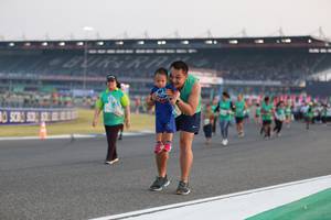 BIB: 
                            <button type="button" onclick="openModal(10571601)" class="btn btn-primary btn-sm float-right btn-popup" data-toggle="modal" data-target=".modal-high-quality">
                        <i class="fas fa-shopping-cart"></i> Add to Cart
                    </button>
                                            <button type="button" onclick="isThisMe(10571601, true)" class="btn btn-success btn-sm float-right btn-popup btn-isme hidden" data-toggle="tooltip" data-placement="bottom" title="นี่คือรูปของคุณใช่ไหม คลิกที่นี่เพื่อเอาเข้าอัลบั้ม">
                        <i class="fas fa-plus"></i> Add to album
                    </button>
                    <button type="button" onclick="isThisMe(10571601, false)" class="btn btn-warning btn-sm float-right btn-popup btn-isnotme hidden">
                        <i class="fas fa-ban"></i> Remove from album
                    </button>