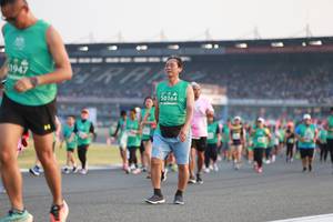 BIB: 61947, 50164
                            <button type="button" onclick="openModal(10569984)" class="btn btn-primary btn-sm float-right btn-popup" data-toggle="modal" data-target=".modal-high-quality">
                        <i class="fas fa-shopping-cart"></i> Add to Cart
                    </button>
                                            <button type="button" onclick="isThisMe(10569984, true)" class="btn btn-success btn-sm float-right btn-popup btn-isme hidden" data-toggle="tooltip" data-placement="bottom" title="นี่คือรูปของคุณใช่ไหม คลิกที่นี่เพื่อเอาเข้าอัลบั้ม">
                        <i class="fas fa-plus"></i> Add to album
                    </button>
                    <button type="button" onclick="isThisMe(10569984, false)" class="btn btn-warning btn-sm float-right btn-popup btn-isnotme hidden">
                        <i class="fas fa-ban"></i> Remove from album
                    </button>