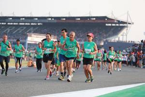 BIB: 0094, 61003, 523, 1724
                            <button type="button" onclick="openModal(10570964)" class="btn btn-primary btn-sm float-right btn-popup" data-toggle="modal" data-target=".modal-high-quality">
                        <i class="fas fa-shopping-cart"></i> Add to Cart
                    </button>
                                            <button type="button" onclick="isThisMe(10570964, true)" class="btn btn-success btn-sm float-right btn-popup btn-isme hidden" data-toggle="tooltip" data-placement="bottom" title="นี่คือรูปของคุณใช่ไหม คลิกที่นี่เพื่อเอาเข้าอัลบั้ม">
                        <i class="fas fa-plus"></i> Add to album
                    </button>
                    <button type="button" onclick="isThisMe(10570964, false)" class="btn btn-warning btn-sm float-right btn-popup btn-isnotme hidden">
                        <i class="fas fa-ban"></i> Remove from album
                    </button>