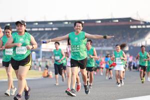 BIB: 50336, 50907, 8023
                            <button type="button" onclick="openModal(10570831)" class="btn btn-primary btn-sm float-right btn-popup" data-toggle="modal" data-target=".modal-high-quality">
                        <i class="fas fa-shopping-cart"></i> Add to Cart
                    </button>
                                            <button type="button" onclick="isThisMe(10570831, true)" class="btn btn-success btn-sm float-right btn-popup btn-isme hidden" data-toggle="tooltip" data-placement="bottom" title="นี่คือรูปของคุณใช่ไหม คลิกที่นี่เพื่อเอาเข้าอัลบั้ม">
                        <i class="fas fa-plus"></i> Add to album
                    </button>
                    <button type="button" onclick="isThisMe(10570831, false)" class="btn btn-warning btn-sm float-right btn-popup btn-isnotme hidden">
                        <i class="fas fa-ban"></i> Remove from album
                    </button>