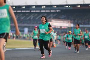 BIB: 8215, 1314
                            <button type="button" onclick="openModal(10570177)" class="btn btn-primary btn-sm float-right btn-popup" data-toggle="modal" data-target=".modal-high-quality">
                        <i class="fas fa-shopping-cart"></i> Add to Cart
                    </button>
                                            <button type="button" onclick="isThisMe(10570177, true)" class="btn btn-success btn-sm float-right btn-popup btn-isme hidden" data-toggle="tooltip" data-placement="bottom" title="นี่คือรูปของคุณใช่ไหม คลิกที่นี่เพื่อเอาเข้าอัลบั้ม">
                        <i class="fas fa-plus"></i> Add to album
                    </button>
                    <button type="button" onclick="isThisMe(10570177, false)" class="btn btn-warning btn-sm float-right btn-popup btn-isnotme hidden">
                        <i class="fas fa-ban"></i> Remove from album
                    </button>