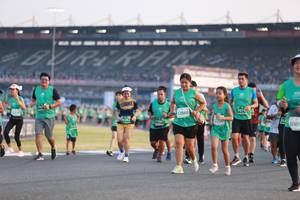 BIB: 487, 52860, 7075, 70282, 52250, 5089
                            <button type="button" onclick="openModal(10571427)" class="btn btn-primary btn-sm float-right btn-popup" data-toggle="modal" data-target=".modal-high-quality">
                        <i class="fas fa-shopping-cart"></i> Add to Cart
                    </button>
                                            <button type="button" onclick="isThisMe(10571427, true)" class="btn btn-success btn-sm float-right btn-popup btn-isme hidden" data-toggle="tooltip" data-placement="bottom" title="นี่คือรูปของคุณใช่ไหม คลิกที่นี่เพื่อเอาเข้าอัลบั้ม">
                        <i class="fas fa-plus"></i> Add to album
                    </button>
                    <button type="button" onclick="isThisMe(10571427, false)" class="btn btn-warning btn-sm float-right btn-popup btn-isnotme hidden">
                        <i class="fas fa-ban"></i> Remove from album
                    </button>